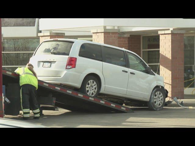 Van crashes into Belvidere's post office