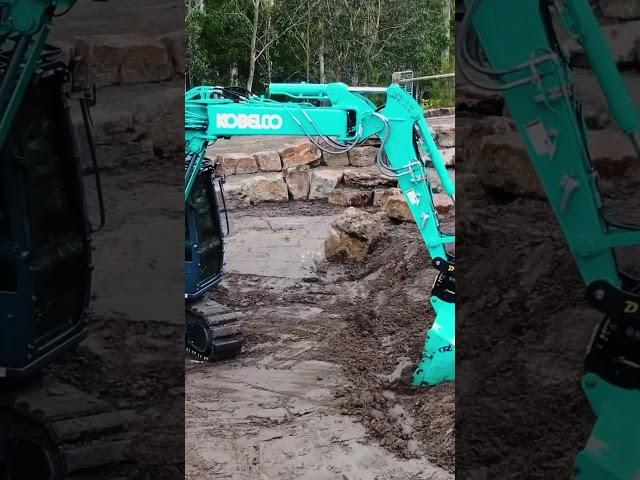 Kobelco SK75SR on the job.