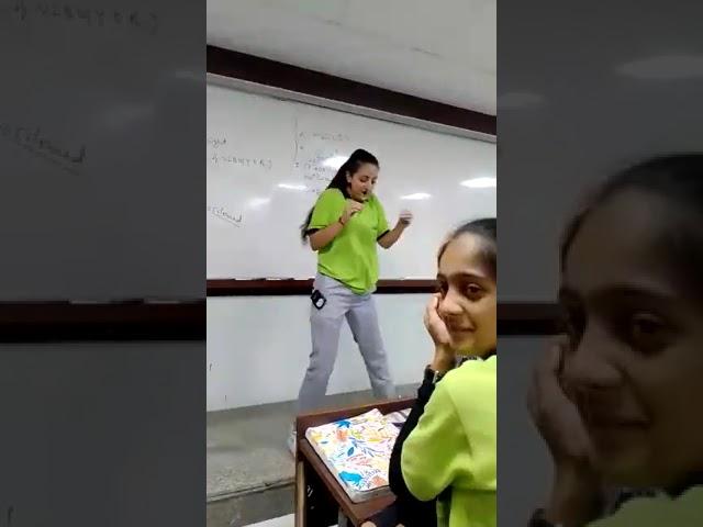 Mimicry of sunil sir by allen girl on teachers day