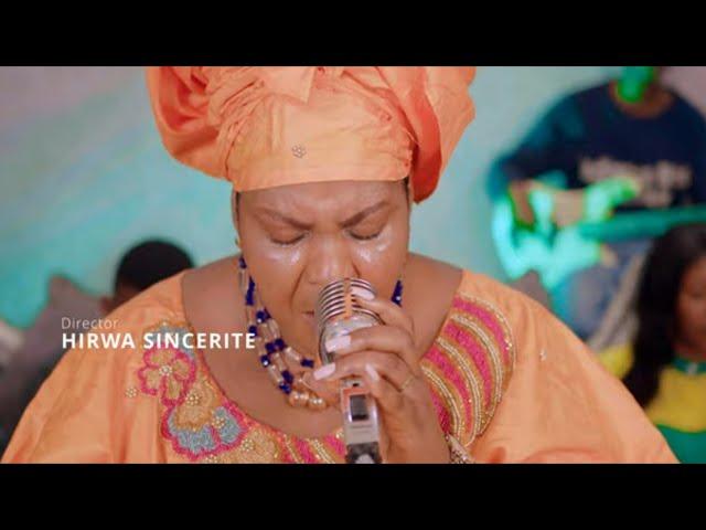 Turagukumbuye By Liliane kabaganza ( Offical Music Video)