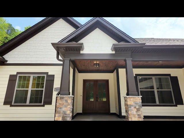 EXPANSIVE RANCH HOME Open floor plan  / Mike Palmer Homes Inc. Denver NC Home Builder