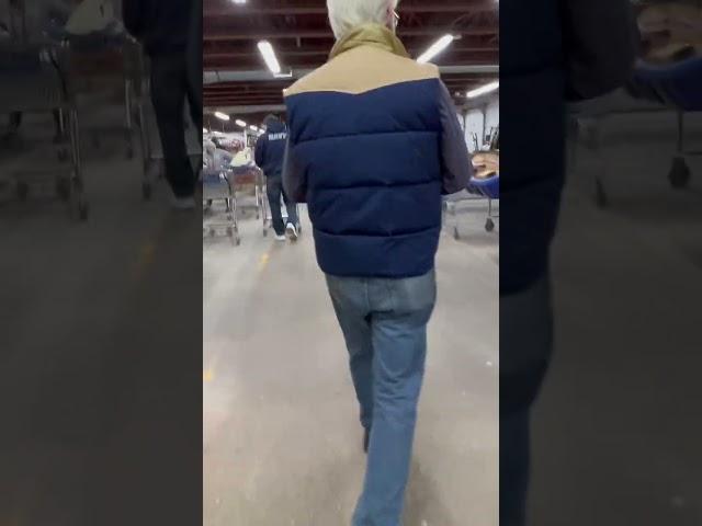 #свалка в #сша это серьезное дело  роемся в хламе чтобы найти #клад  #секондхенд #барахолка