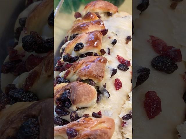 Christmas Morning Raisin Cranberry Bread How Easy Is This?