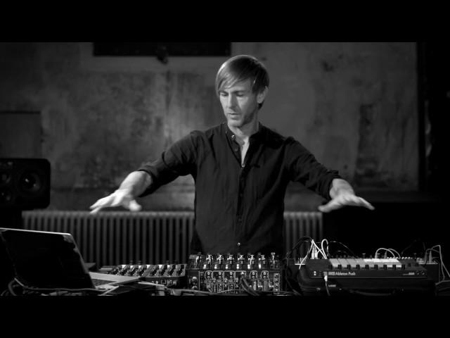 How I PLAY: Richie Hawtin MODEL 1 DJ Setup