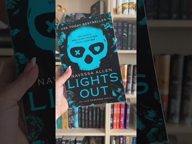 I love when we have bada** main characters #booktube  #bookrecs  #fantasybookrecs  #romancebooks