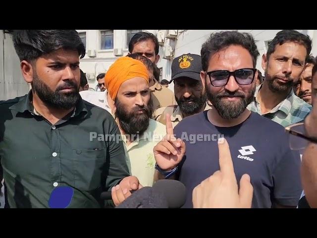 "MLA Mehraj Malik In Action" Warned Officers....Must Watch & Share