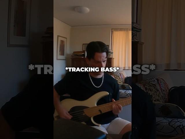 Tracking bass is really fun guys you should try it I swear it's a great time Imao