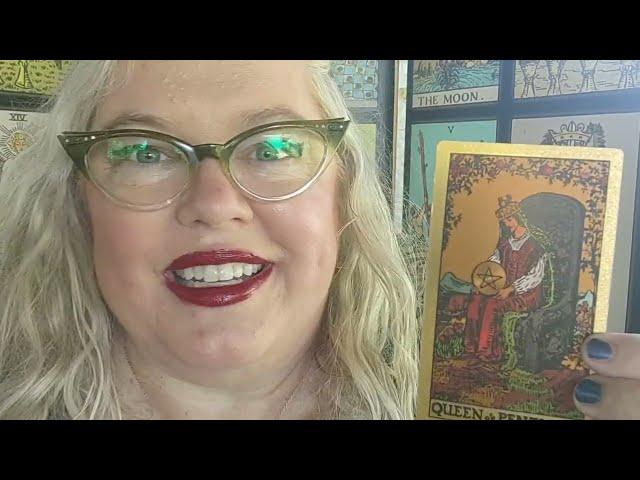 Wednesday Card: Queen of Pentacles