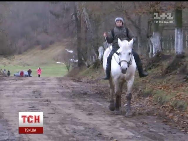 П’ятикласник із Рівненщини їздить до школи на коні