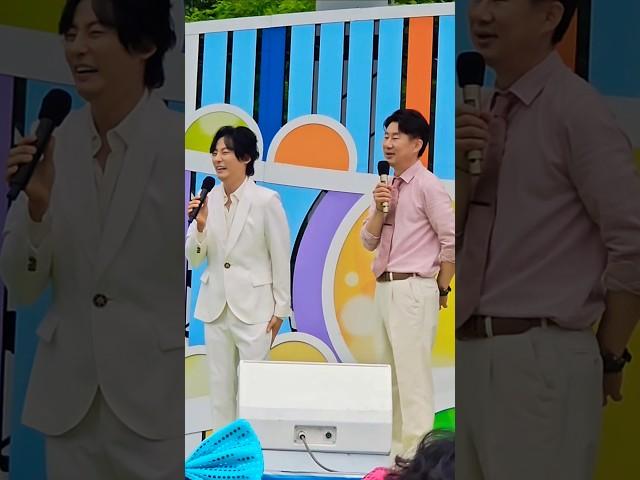 이렇게 많은 사랑을 받고 있습니다 너무 감사할꺼같아요~강문경님께 감사인사 하게 해주시는 남희석님 #강문경 #남희석 #전국노래자랑 #전국노래자랑강문경 #전국노래자랑태안