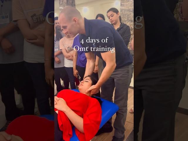 Online or face to face training in manual therapy techniques