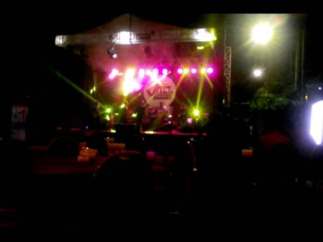 have fun gomed "jazz phoria" MERAH MARUN