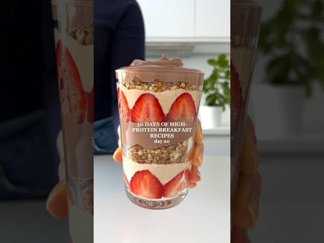 Breakfast Parfait - 30g protein & no protein powder #healthyrecipes #highprotein #breakfastideas