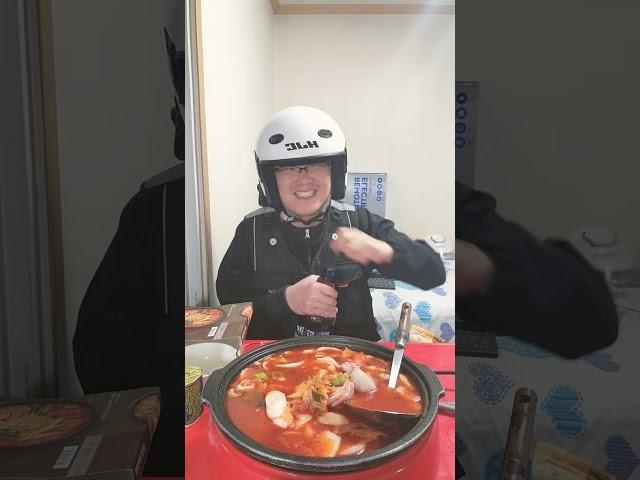 배달1건 4,800원 벌고 이마트 송탄식 부대찌개 Budaejjigae (Sausage Stew) 火腿肠锅 プデチゲ 에 발포주 마시는 82년 개띠 마흔네살 유튜버 쇼츠술방 쇼츠먹방