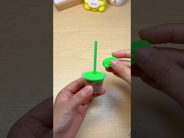 Make a clay flower to welcome summer #diy #adorablecrafts #craft #creativeclayideas #funny #handmade
