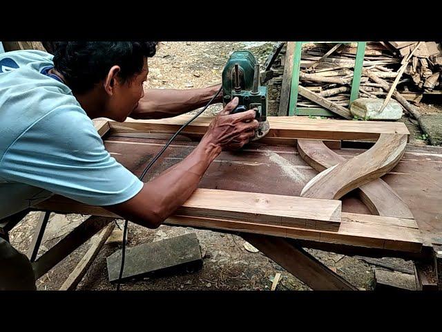 Membuat pintu kayu yang seperti ini skill tukang kayu di mainkan