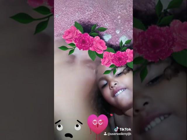 Eu e minha filha no pisca de olho a mais pequena