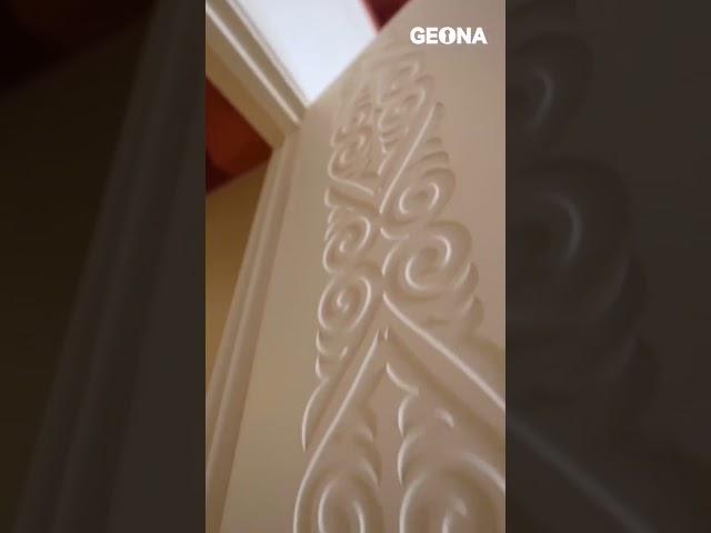 Интерьер кафе украсили двери GEONA #дверигеона #барныедвери #дизайнинтерьера