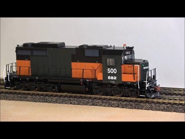 Review: ScaleTrains EMD SDL39 w/DCC & ESU LOKSound SOO Patched