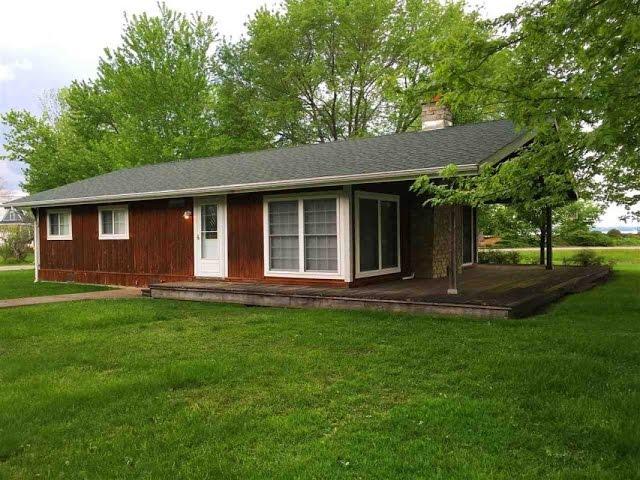 Residential for sale - 30 Venetian Village Road, Culver, IN 46511