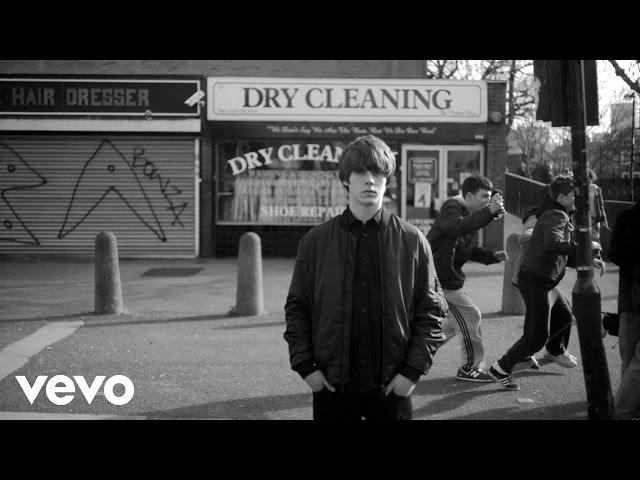 Jake Bugg - Messed Up Kids (Official Music Video)