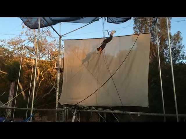 Flying Trapeze - Noah's Hocks Off Fail