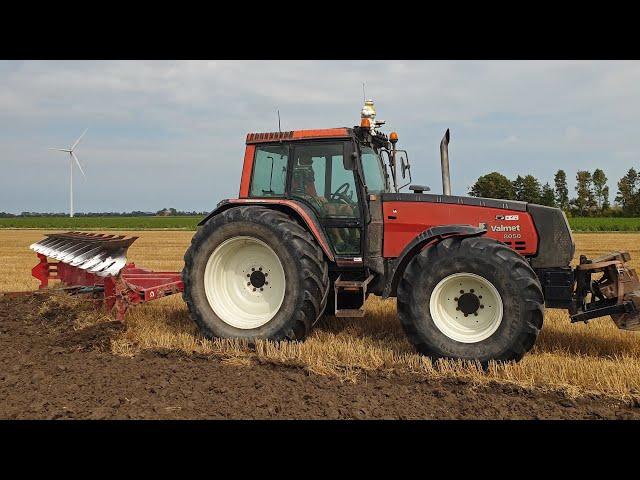 Valmet 8050 Open Pipe - Onland Ploughing - Ovlac 8 furrow ECO Plough - 6 Cylinder Pure Sound 