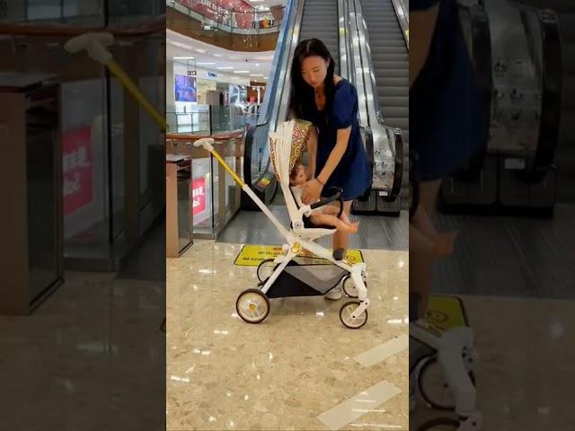 Adjust the angle to make the baby sit more comfortable. #stroller #kids #babystroller #momtok #fyp