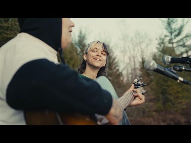 Safia Nolin & Pomme at Lac de l'Aqueduc for hinter live