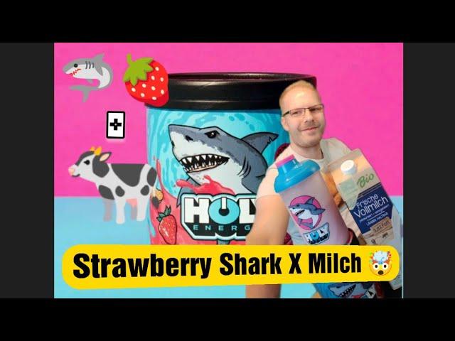 Strawberry Shark mit Milch   - @HOLYSquadOfficial