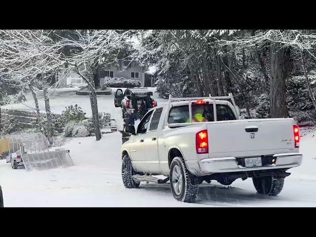 'We can't keep up': Heavy snow hits Vancouver Island