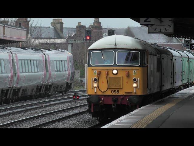 Chaos and train treats at Leamington spa inc Francis Bourgeois grabbing class 56098 video nice tones