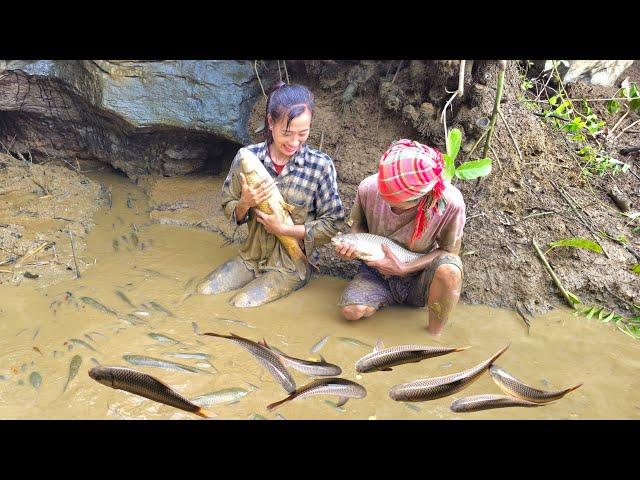 clean the grass, catch fish in the pond with my mother ; Bàn Thị Diết