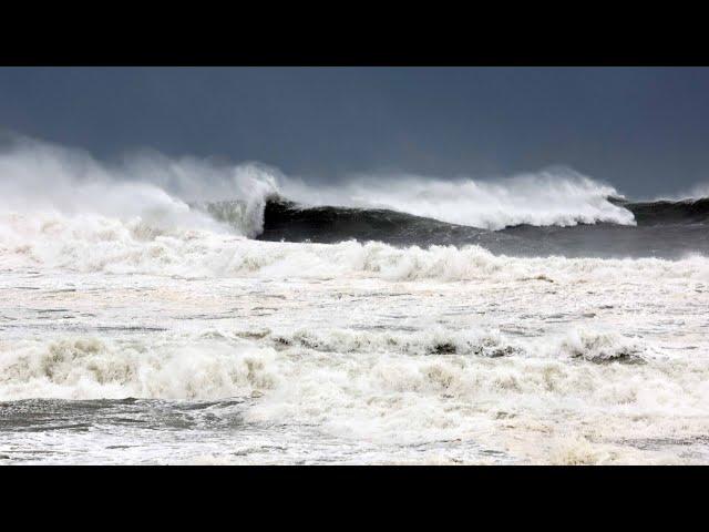 ‘Frustrating’ Cyclone Alfred ‘crawling’ towards the east coast