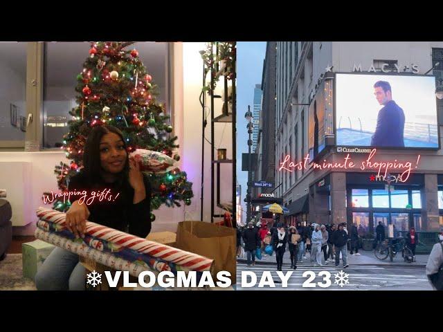 Last minute gift shopping + gift wrapping | VLOGMAS DAY 23