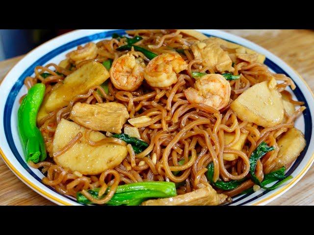 焖伊面，香喷喷的吸收酱汁的精华，非常入味，味道咸鲜️Braised noodles, fragrant and absorbing the essence of the sauce