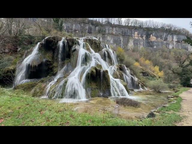 Hiking Baume-les-Messieurs Natural Waterfall, France