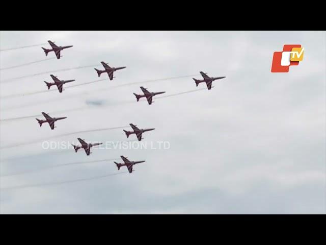 IAF's Suryakiran team enthralls audience at air show in Bhubaneswar