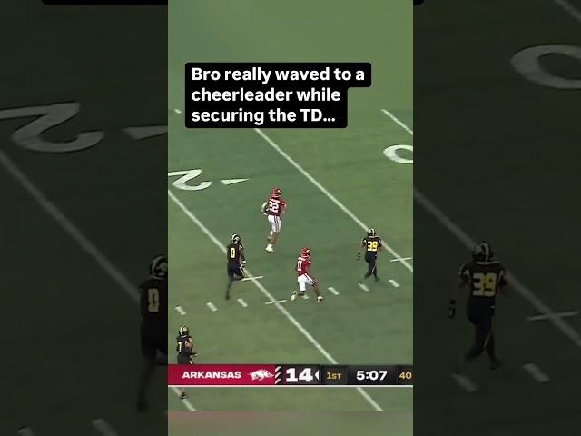 Arkansas RB Ja'Quinden Jackson has moves  #shorts