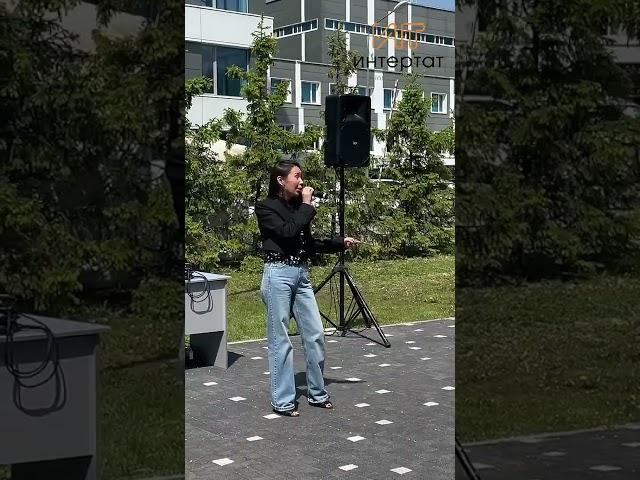 «Ак чәчәкләр» ретро җыры яңа яңгырашта  Лилия Хәйруллина башкаруында ничек сезгә
