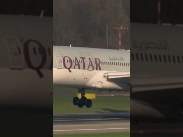 Qatar Airways Boeing 787 #aviation #plane #boeing #b787 #qatarairways #viral