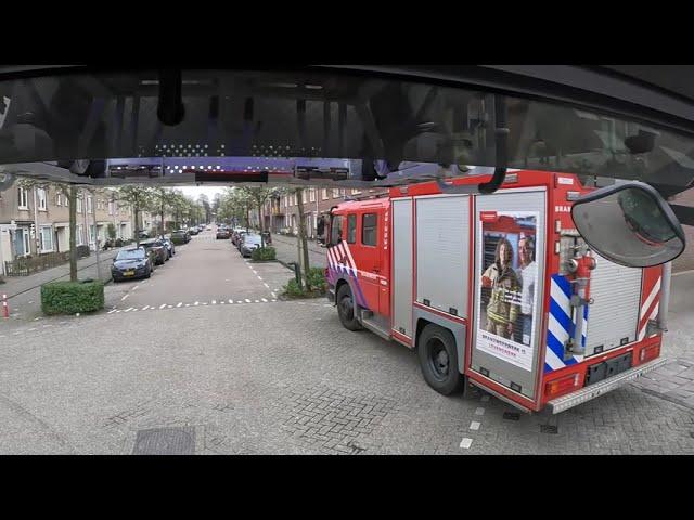 Autoladder Pieter uit voor assistentie ambulance in Amsterdam-Osdorp.