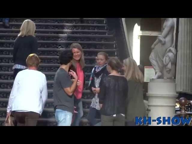 KH SHOW - How To Pick Up French Girls!!