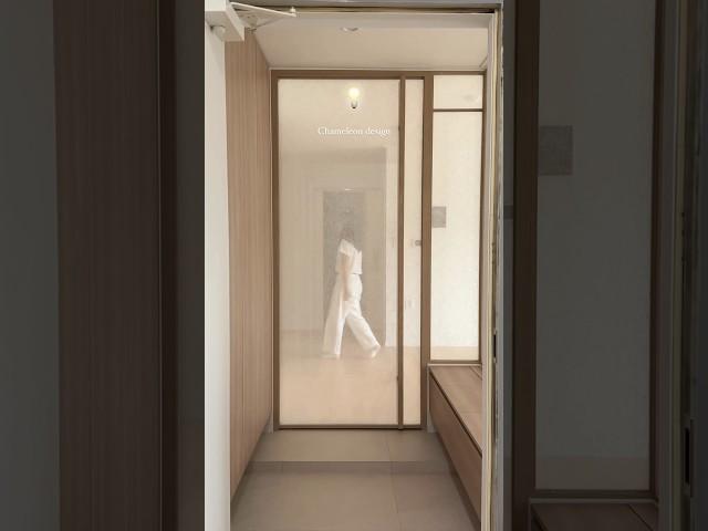집의 첫인상, 현관 ️️좁은 현관을 일부 확장하여 파티션을 제작, 그곳에 수납 겸 벤치로 사용할  수있게 했어요!    #현관인테리어 #현관디자인 #중문디자인 #현관중문