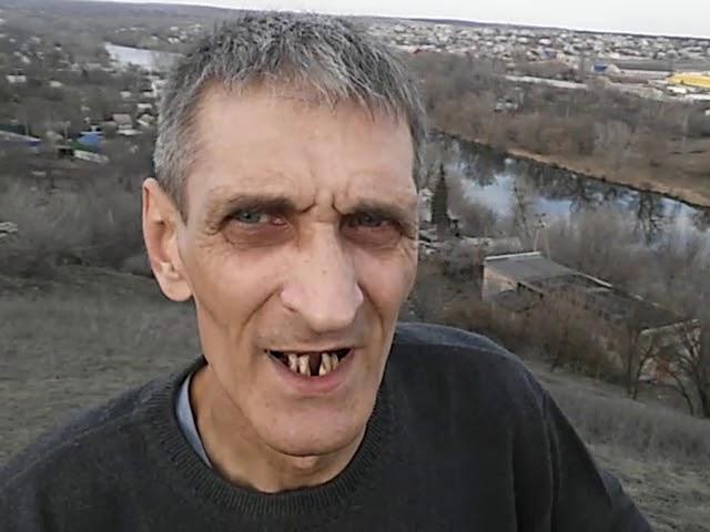 Среди рецедивистов бандитов и убийц.
