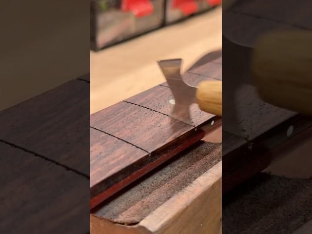 Replacing worn-out frets #guitar #luthier