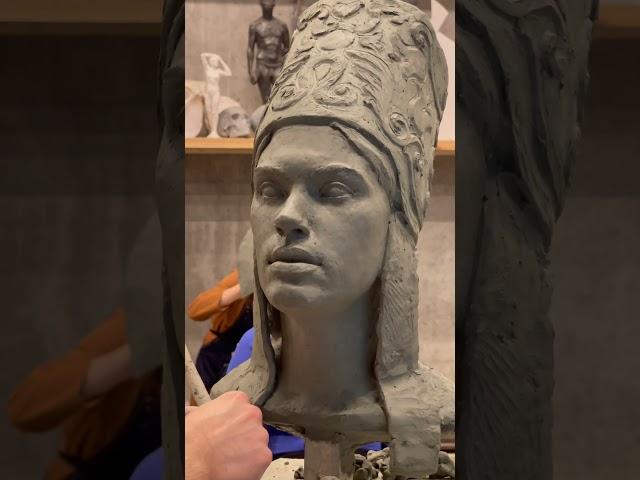 Бесконечный процесс #афишамосквы #art #sculpture #sculptor #мастерская #лепка
