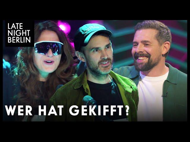 Wer kifft es? Klaas enttarnt bekiffte Mitarbeiter:innen | Late Night Berlin