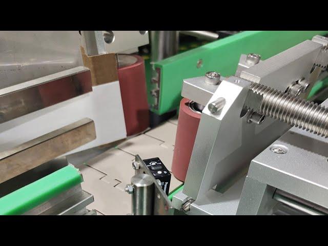 automatic conical cups bottles sticker labeling machine self-adhesive labels equip آلة لصق الزجاجات