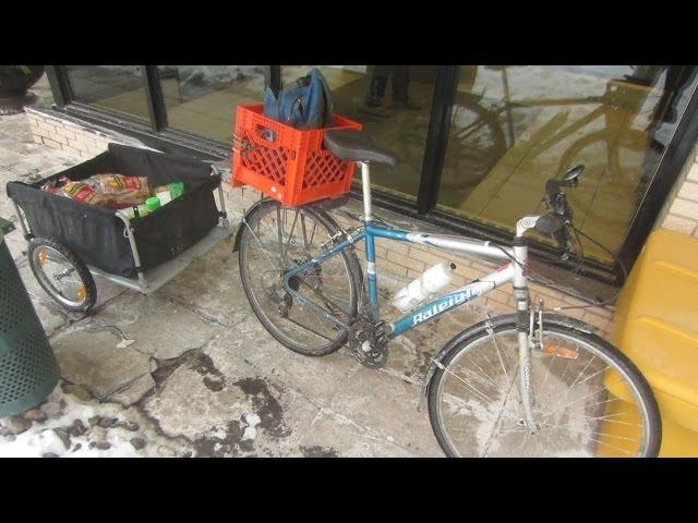 Picking up Groceries with a Bike Trailer